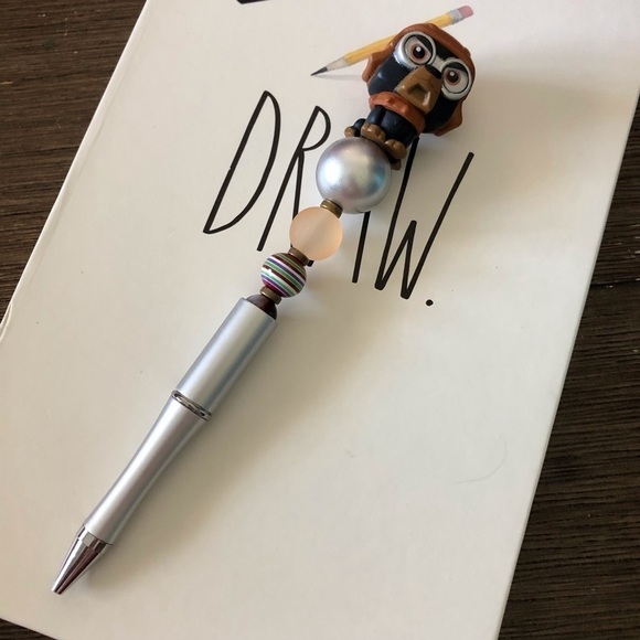 Disney Doorables: UP: Beta handmade beaded pen - Picture 2 of 3